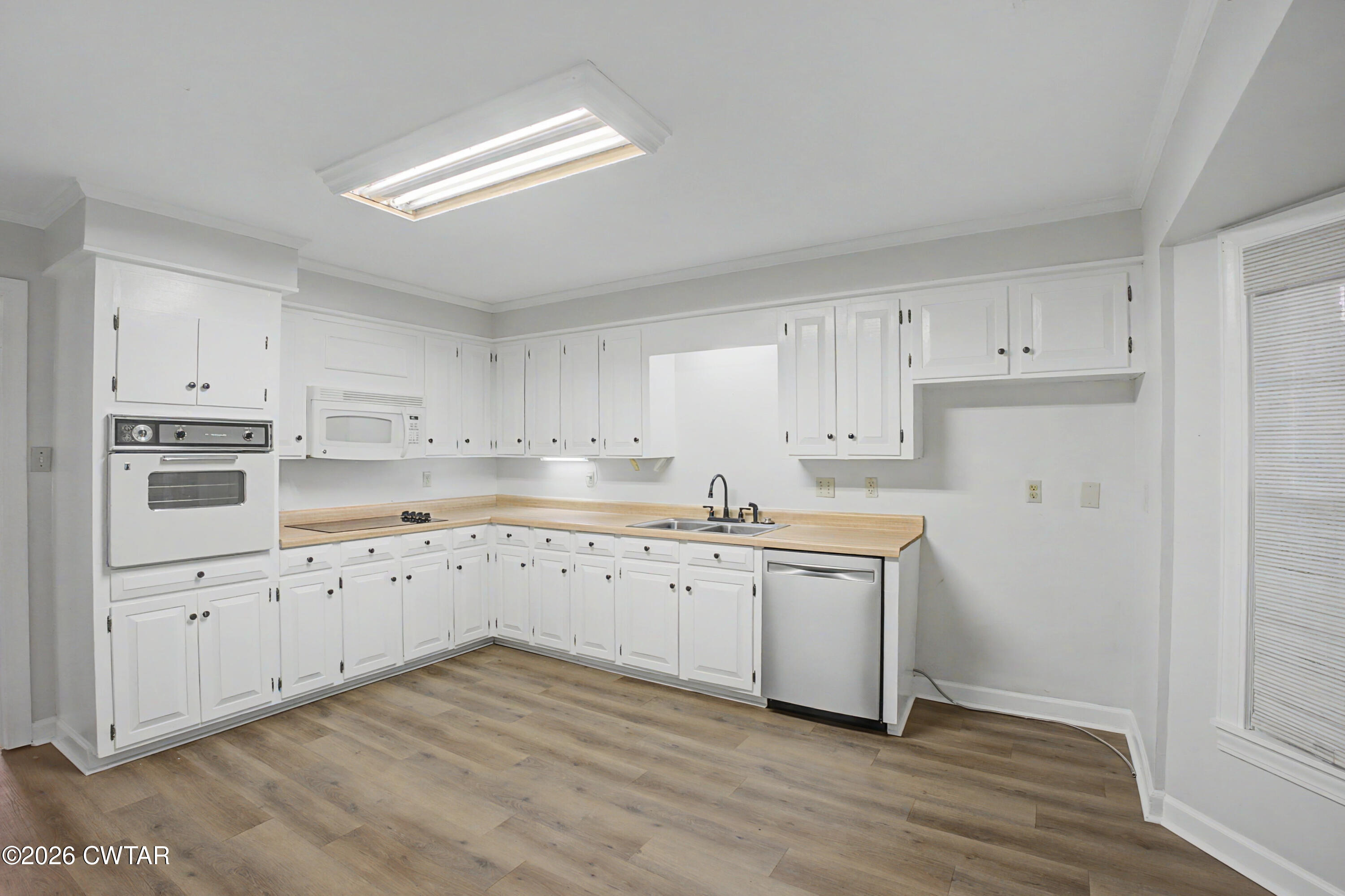 216 Cromwell Square S