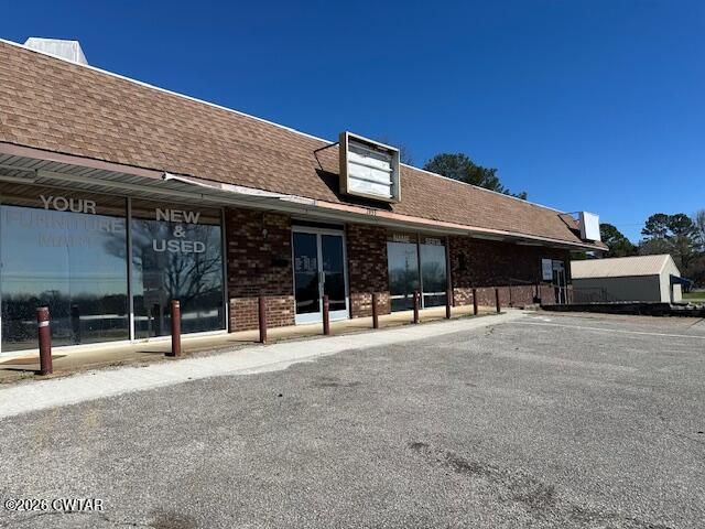 2053 Hollywood Drive