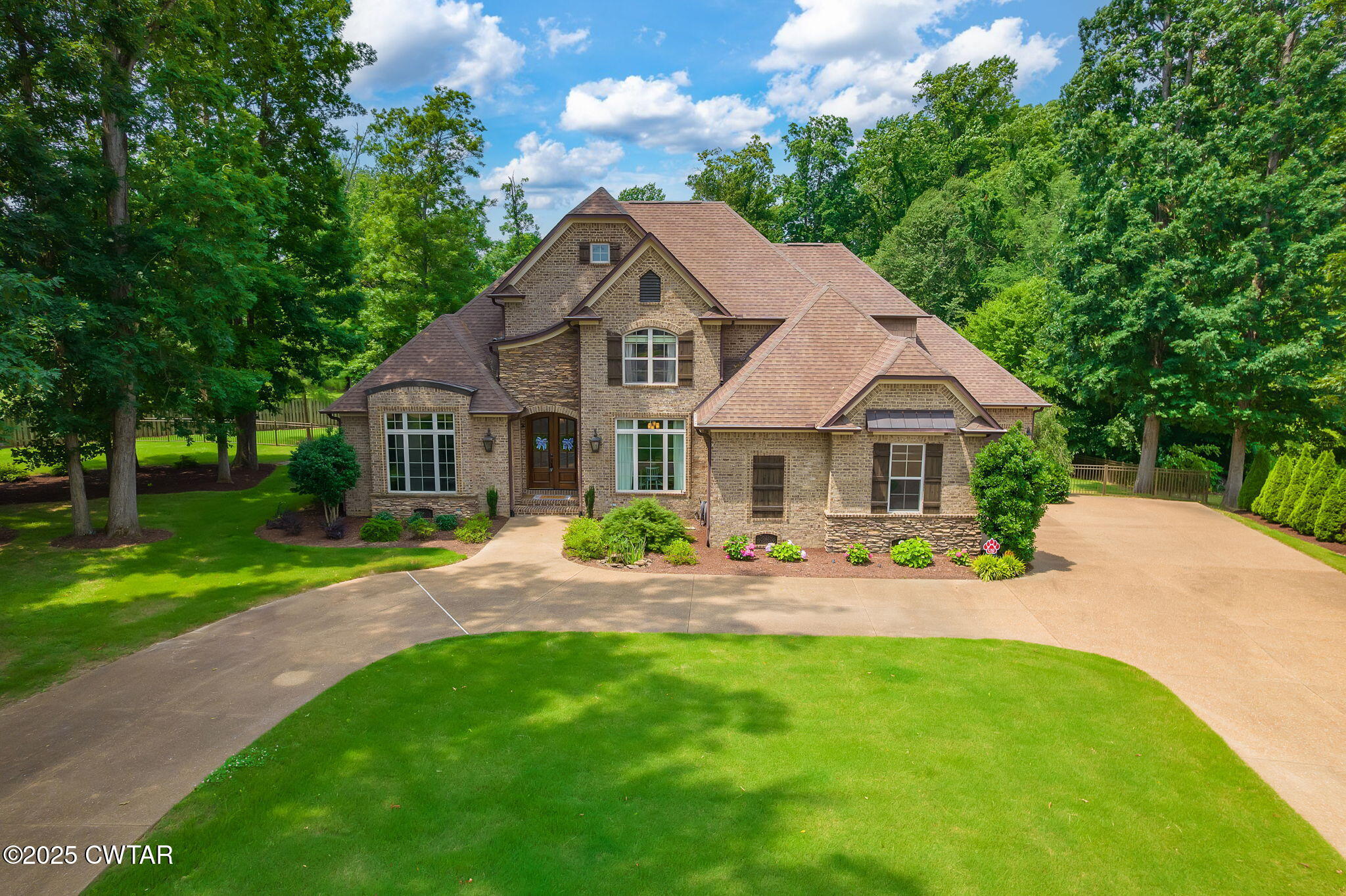 4 Lake Pointe Drive