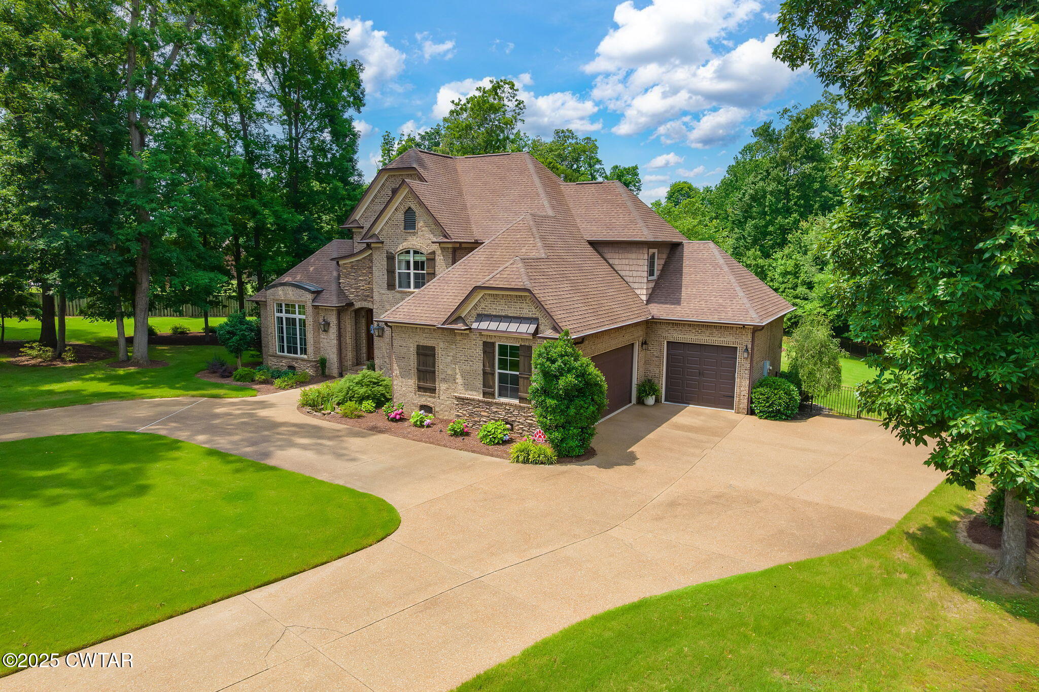 4 Lake Pointe Drive