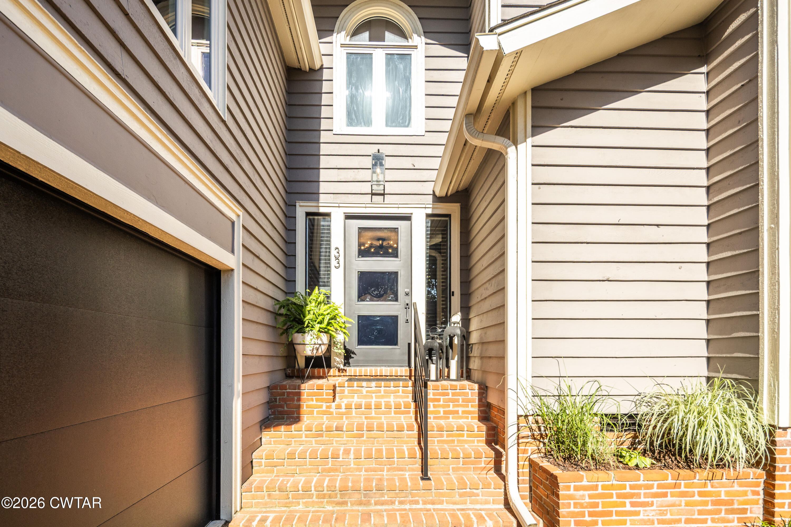 33 Broadmoor