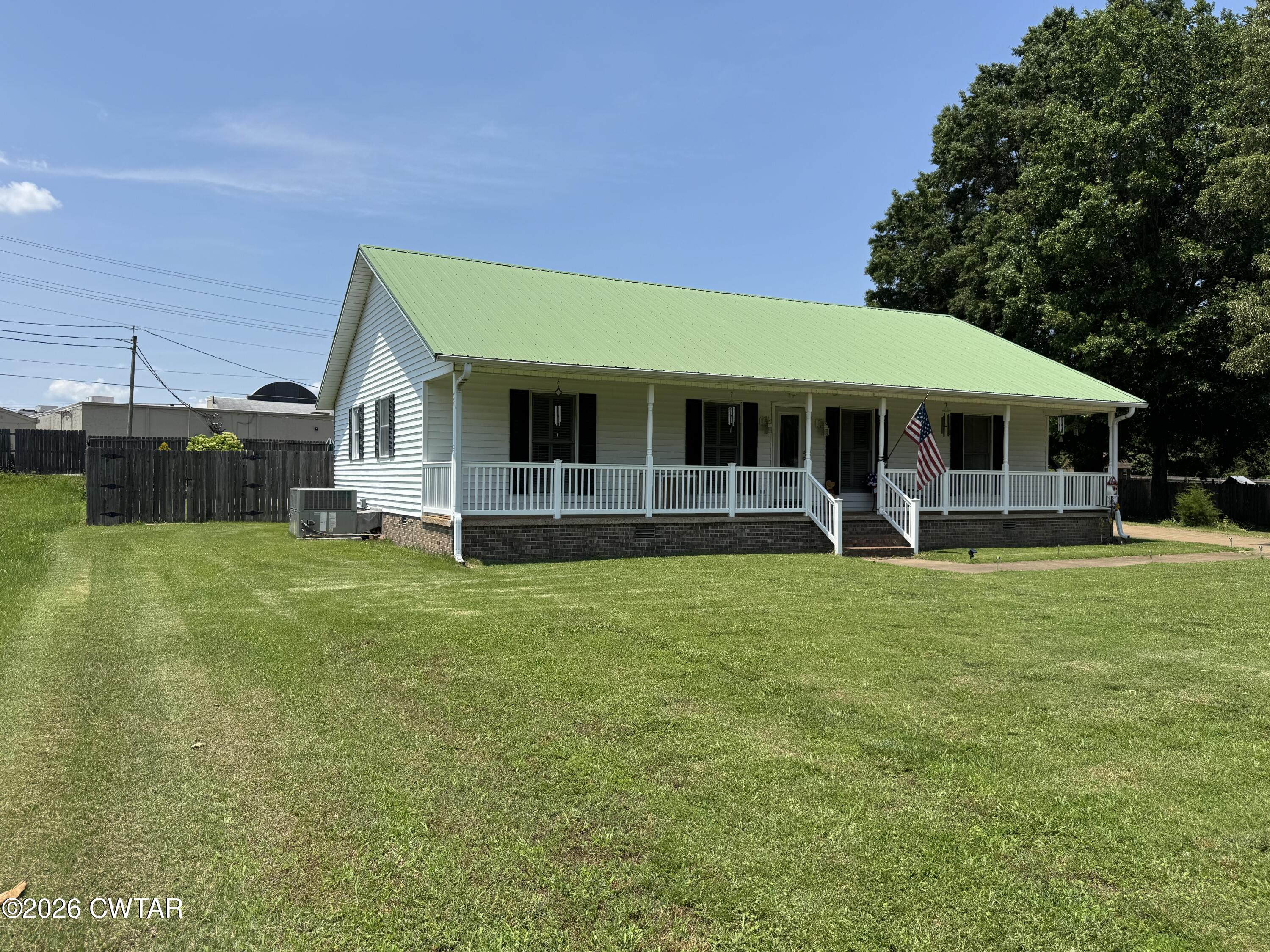 6073 Meadowbrook Cove