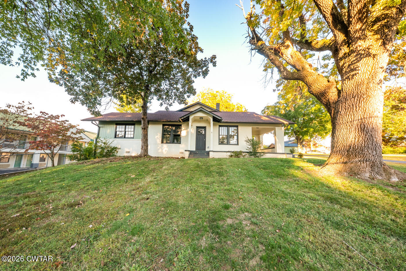 11-4 44 N Main-34
