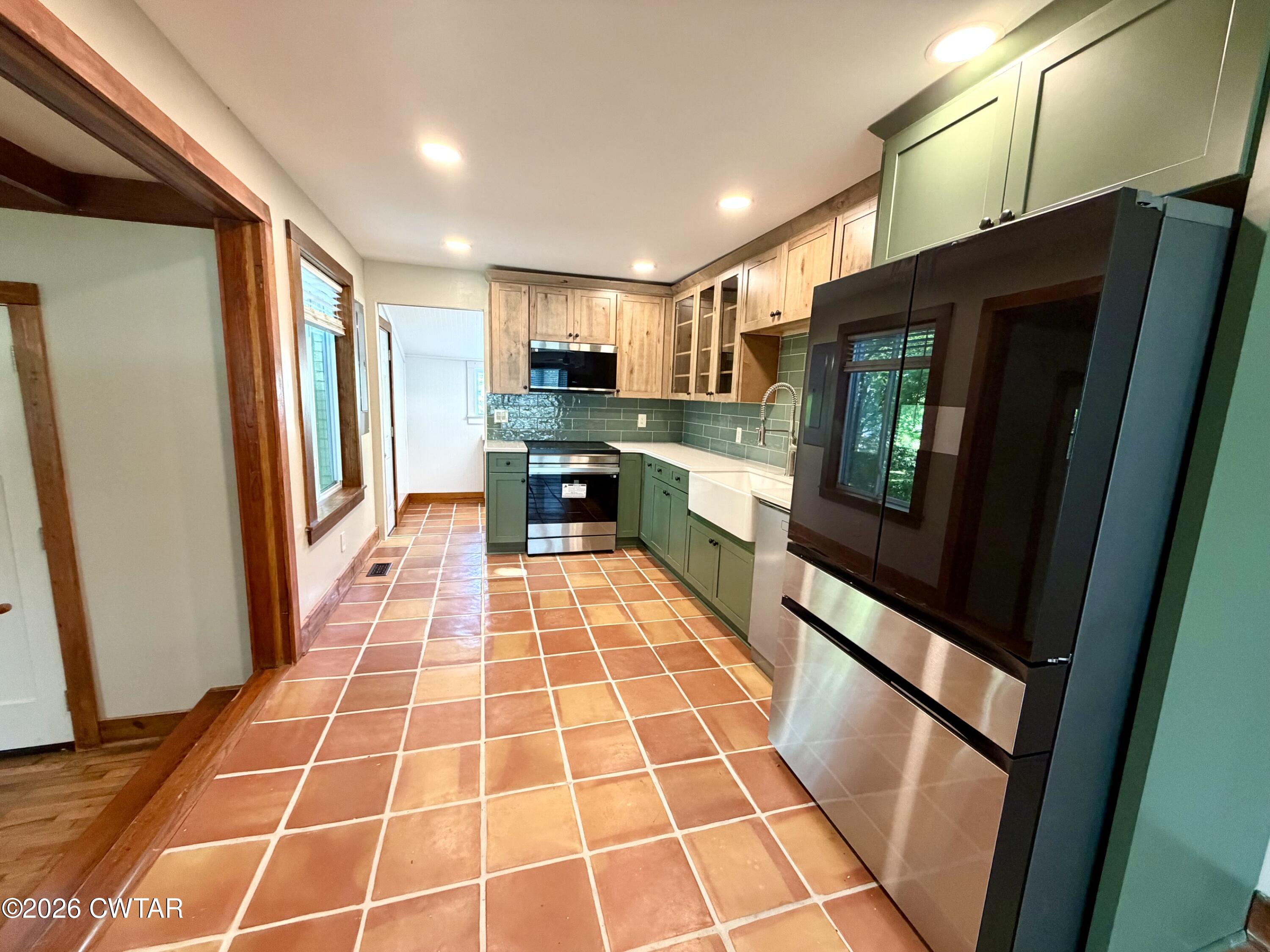 328 Rowlett Avenue