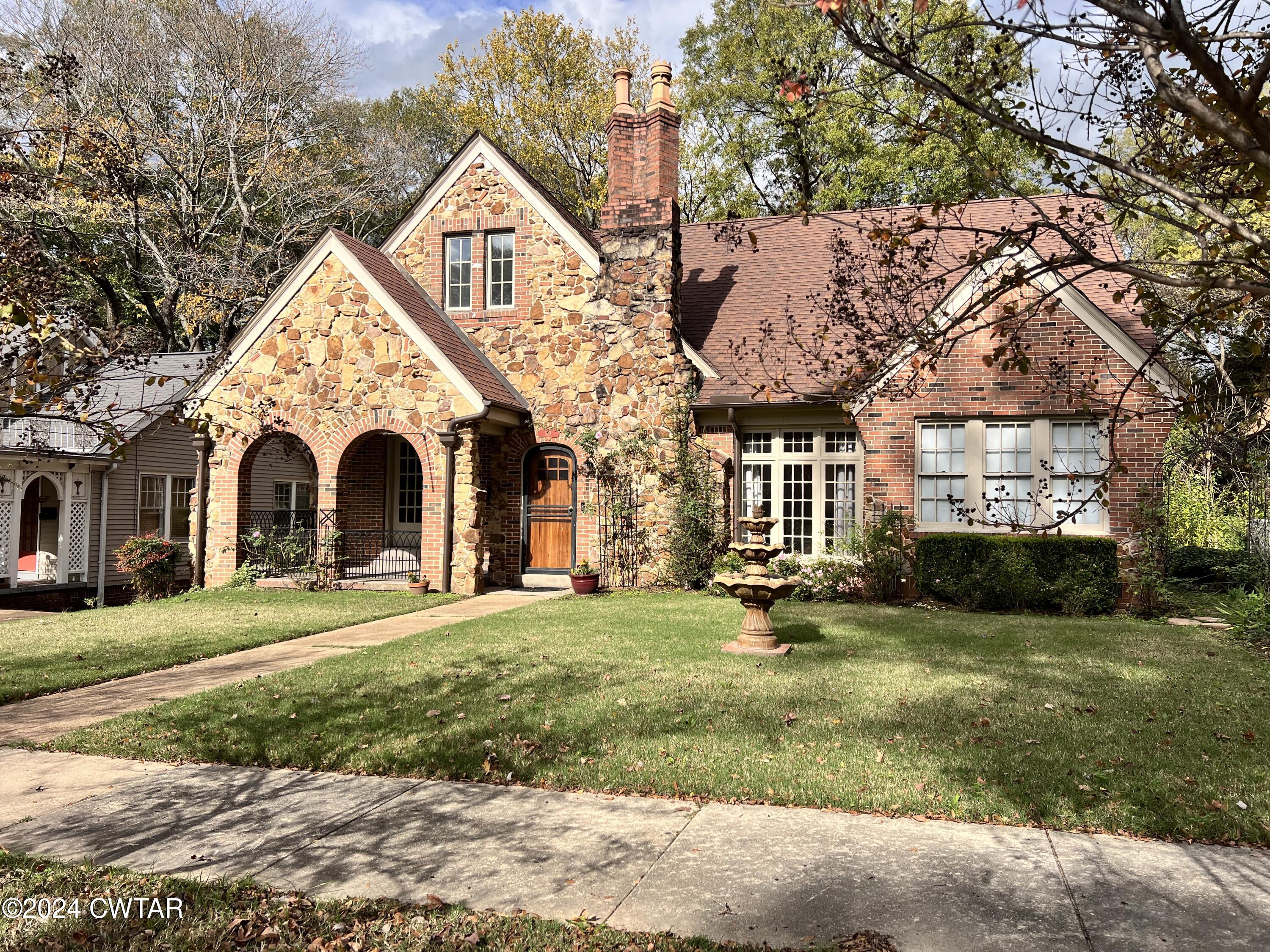 523 Westmoreland Place