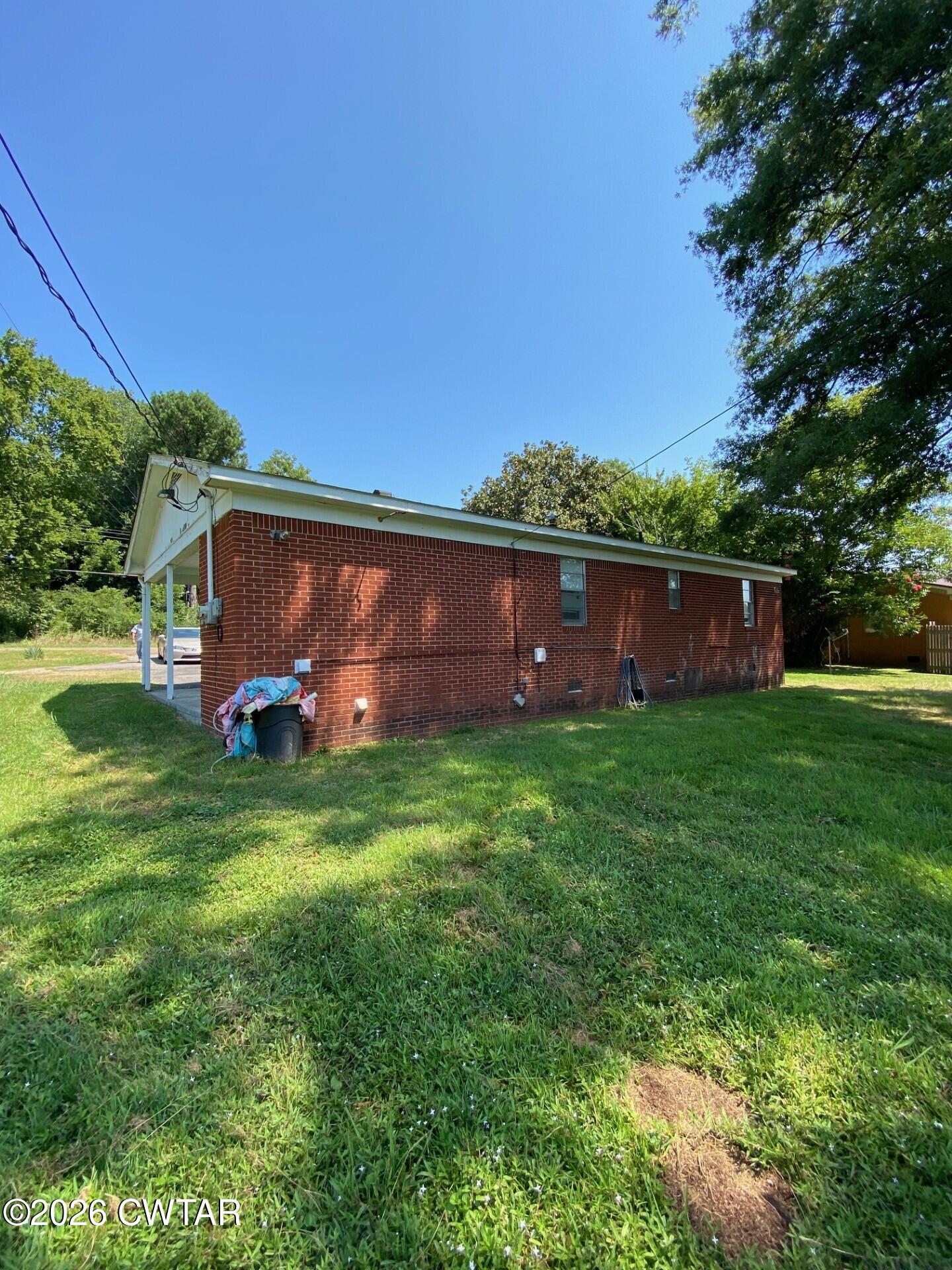 7207 Highway 104 E
