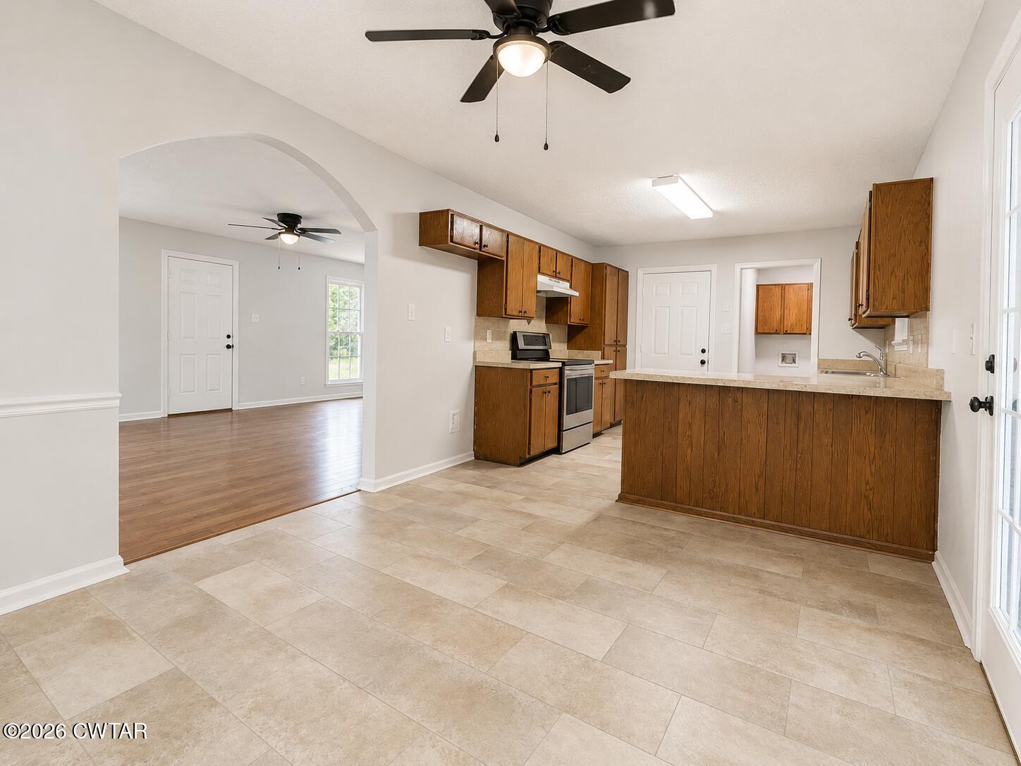 921 Oak View Cove