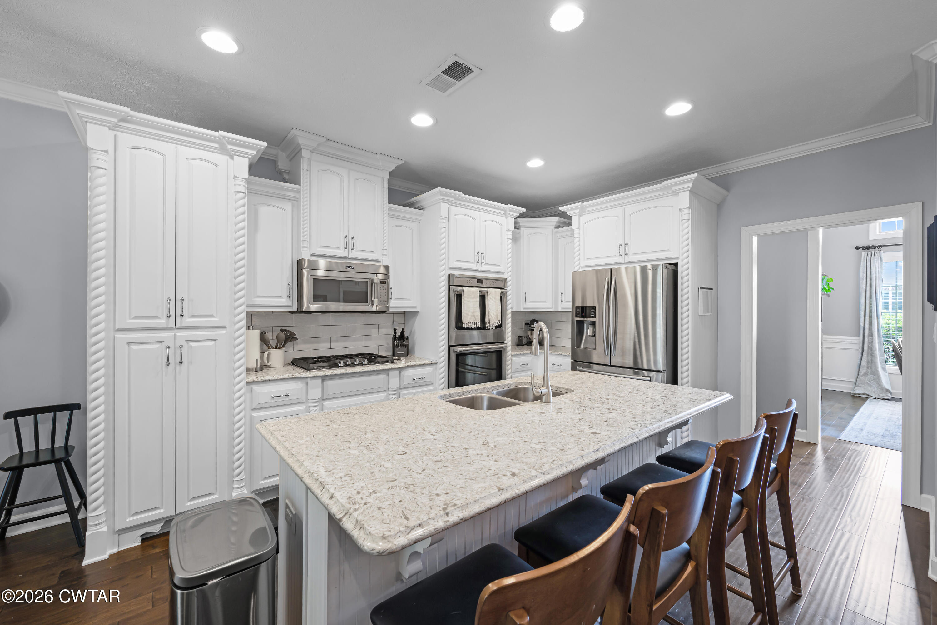 100 Ravenwood Drive