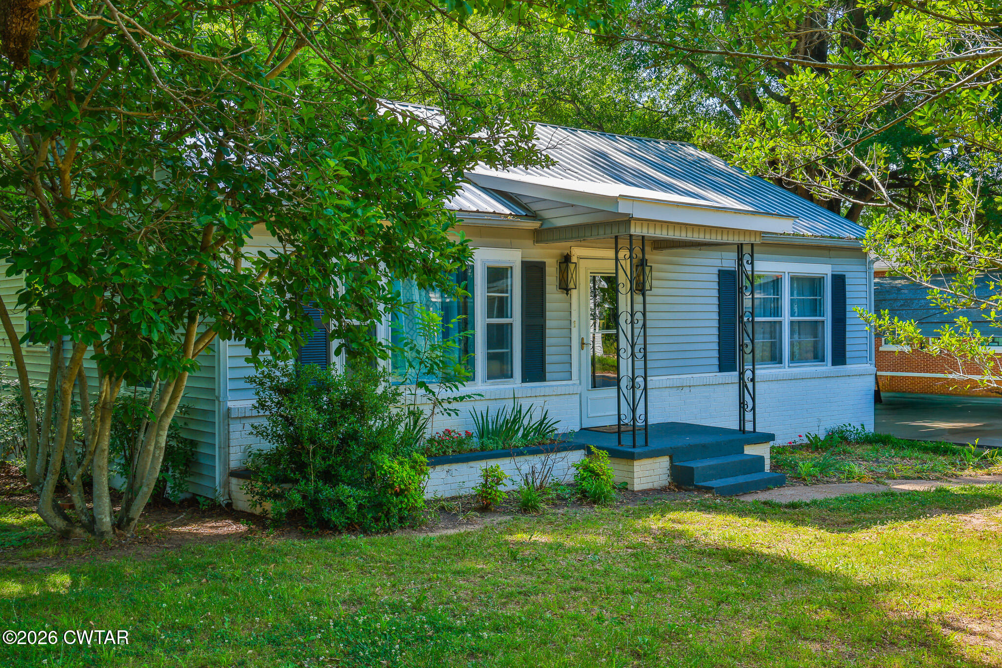 21230 Seminary Street