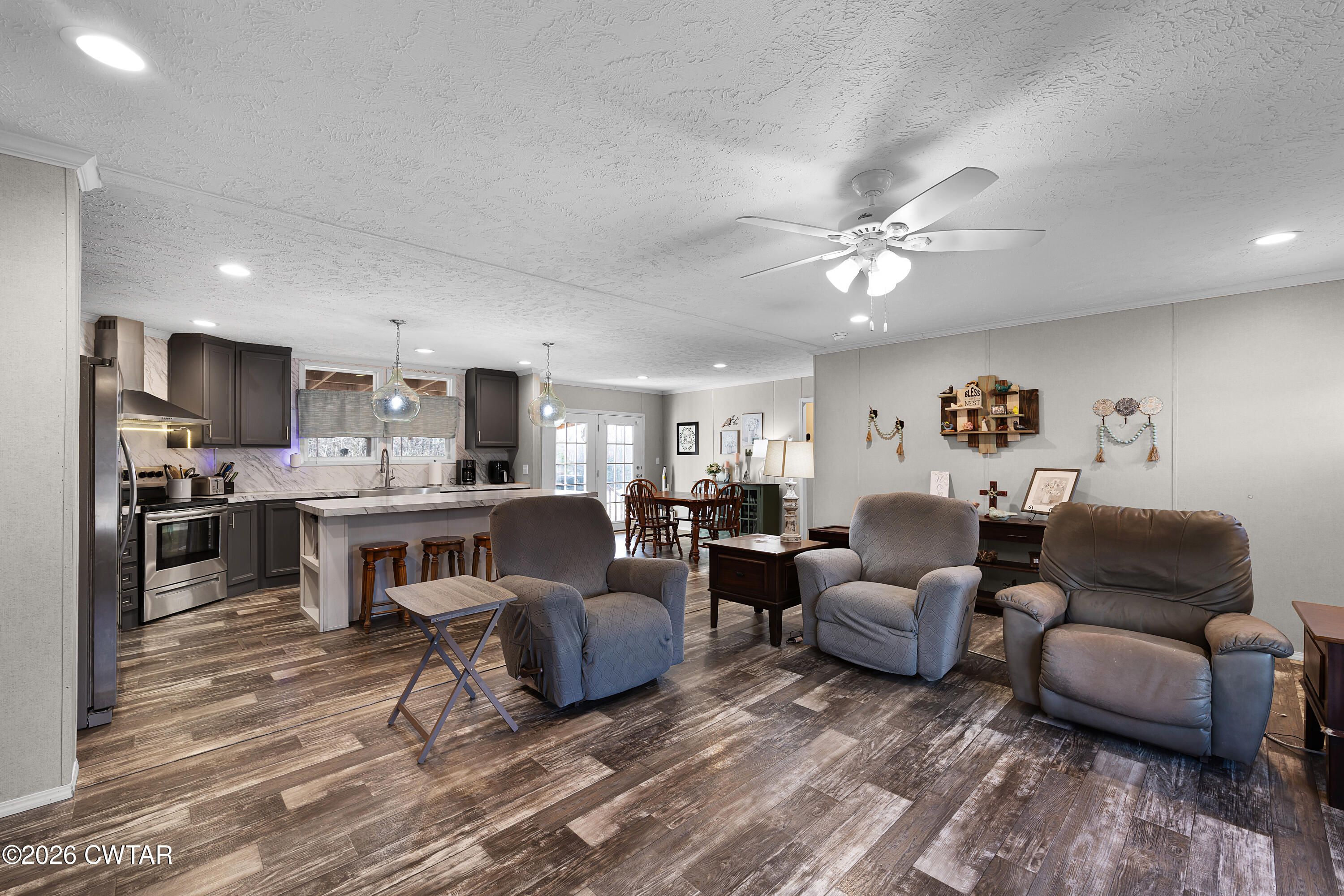 77 Vernon White Road