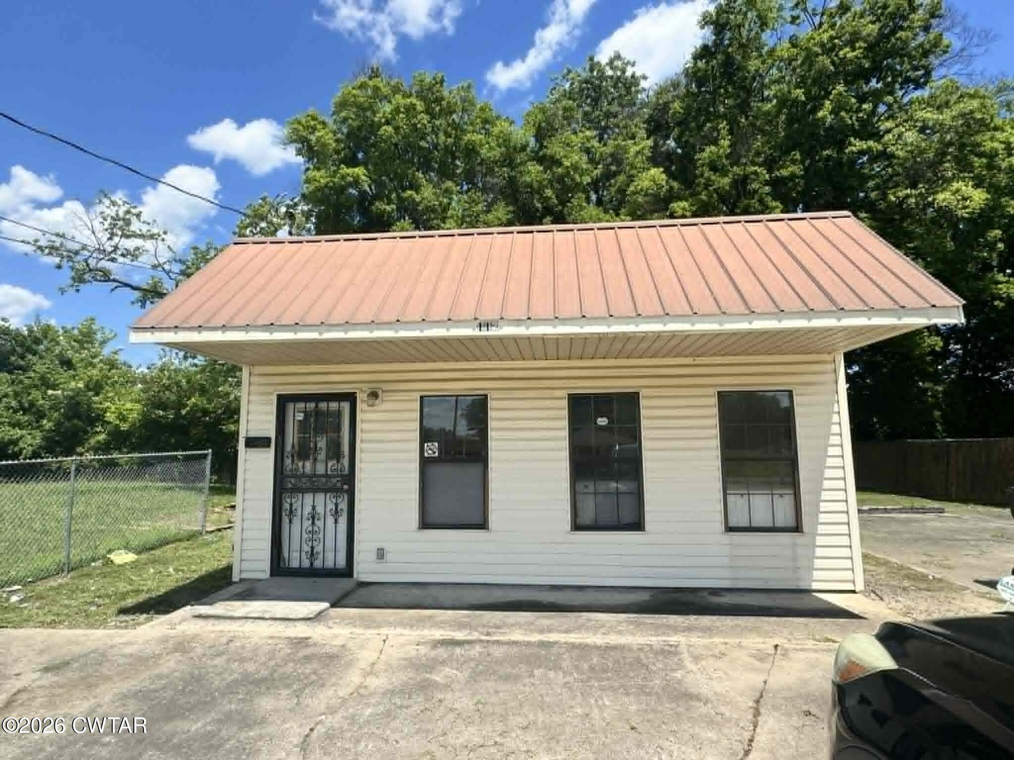 Photo 1 of 11 — 112 Saint Joseph Avenue, Dyersburg, TN 38024