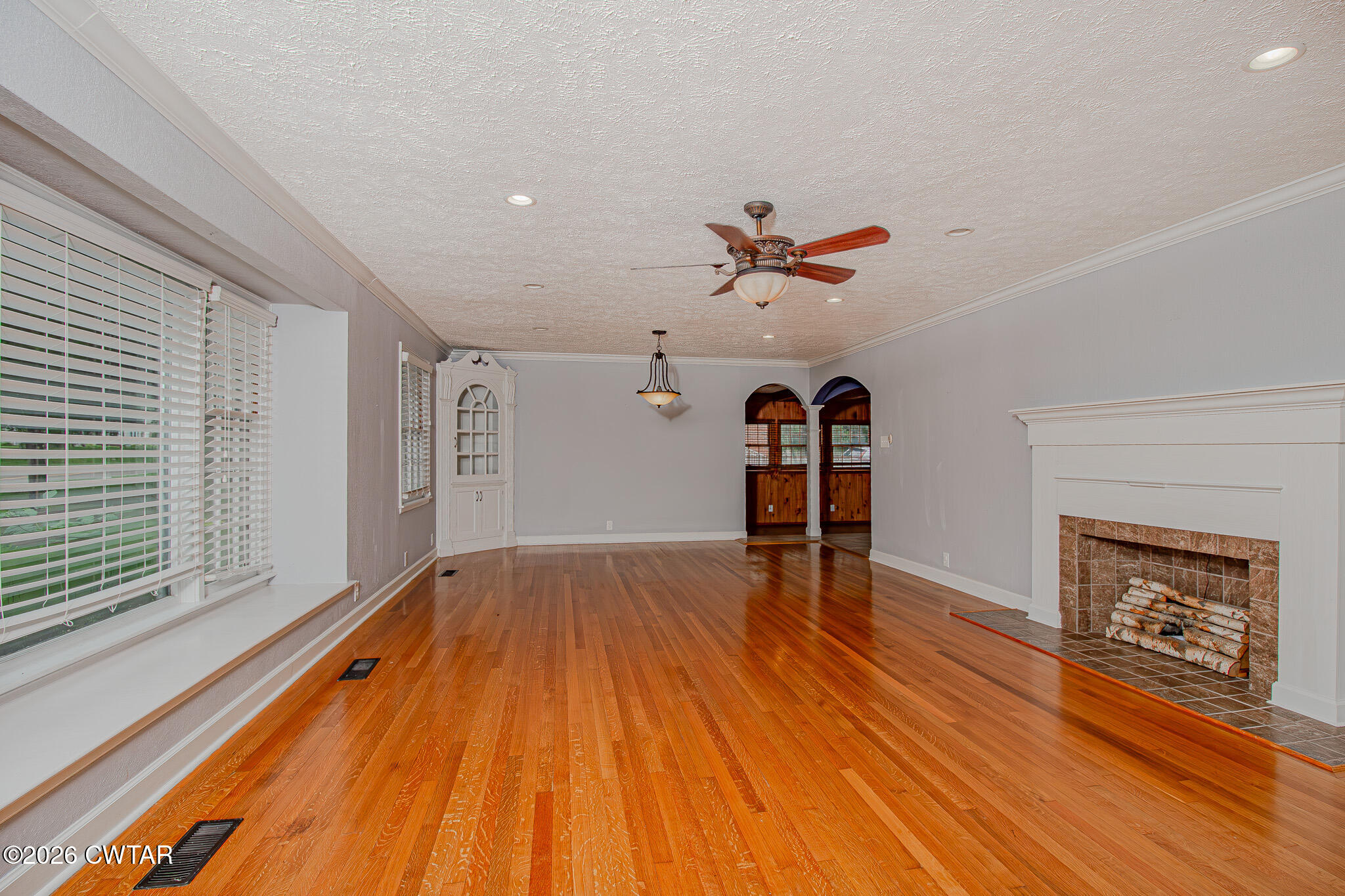 5610 Main Street E