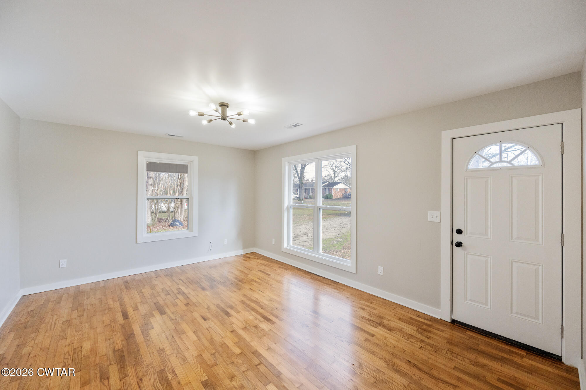 366 S Kentucky Avenue S