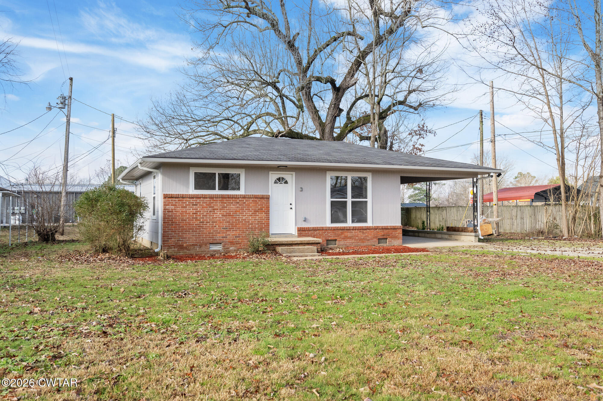 366 S Kentucky Avenue S