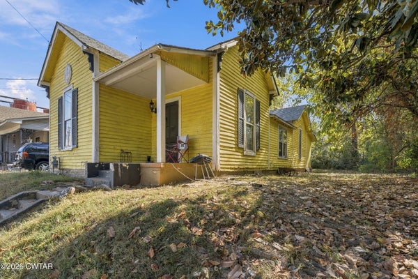 352 HALE ST, JACKSON, TN 38301 - Image d8d619fd7a39af37f4b438ca4c59cdb4/1801601228