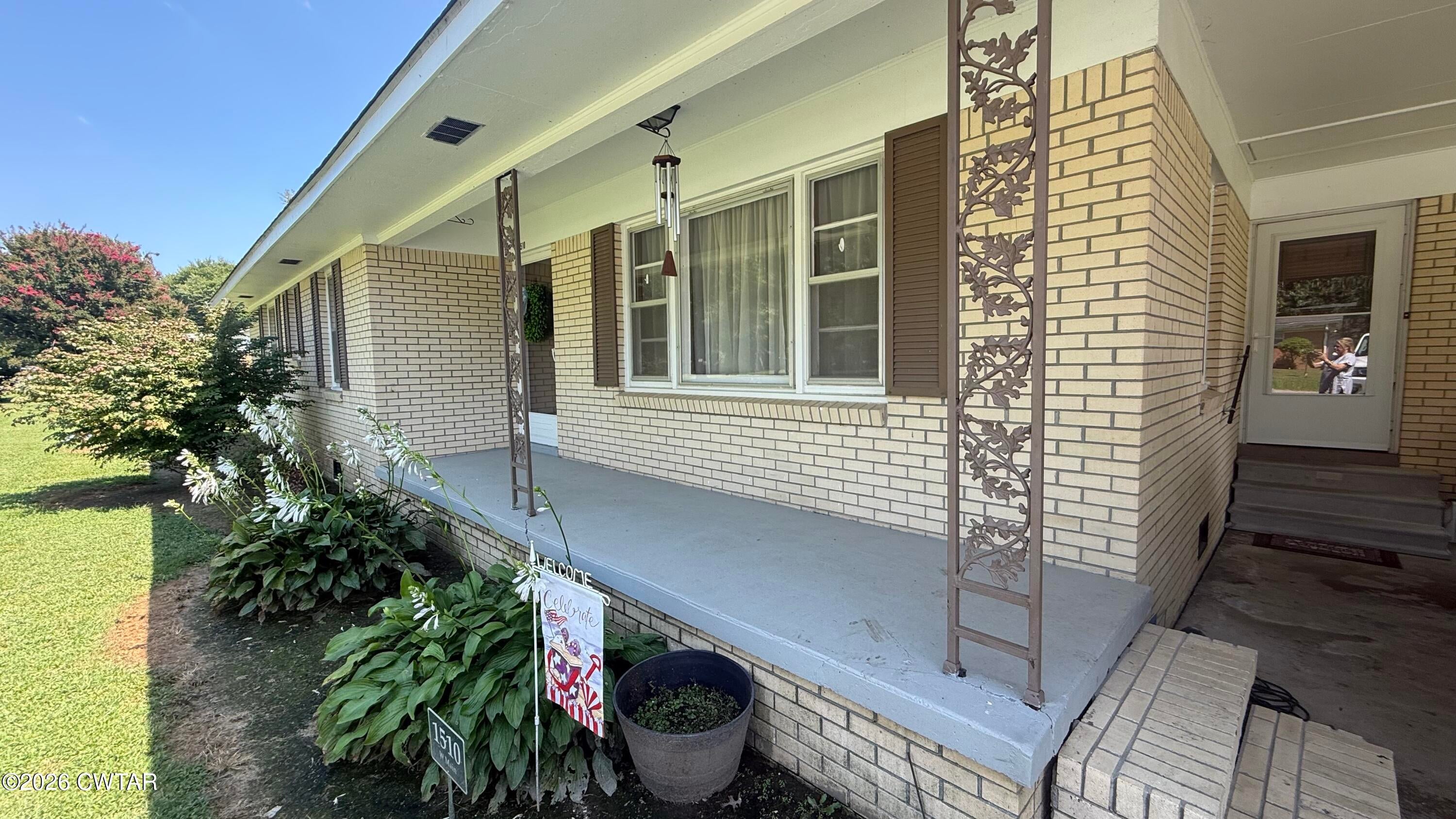 1510 W Main Avenue