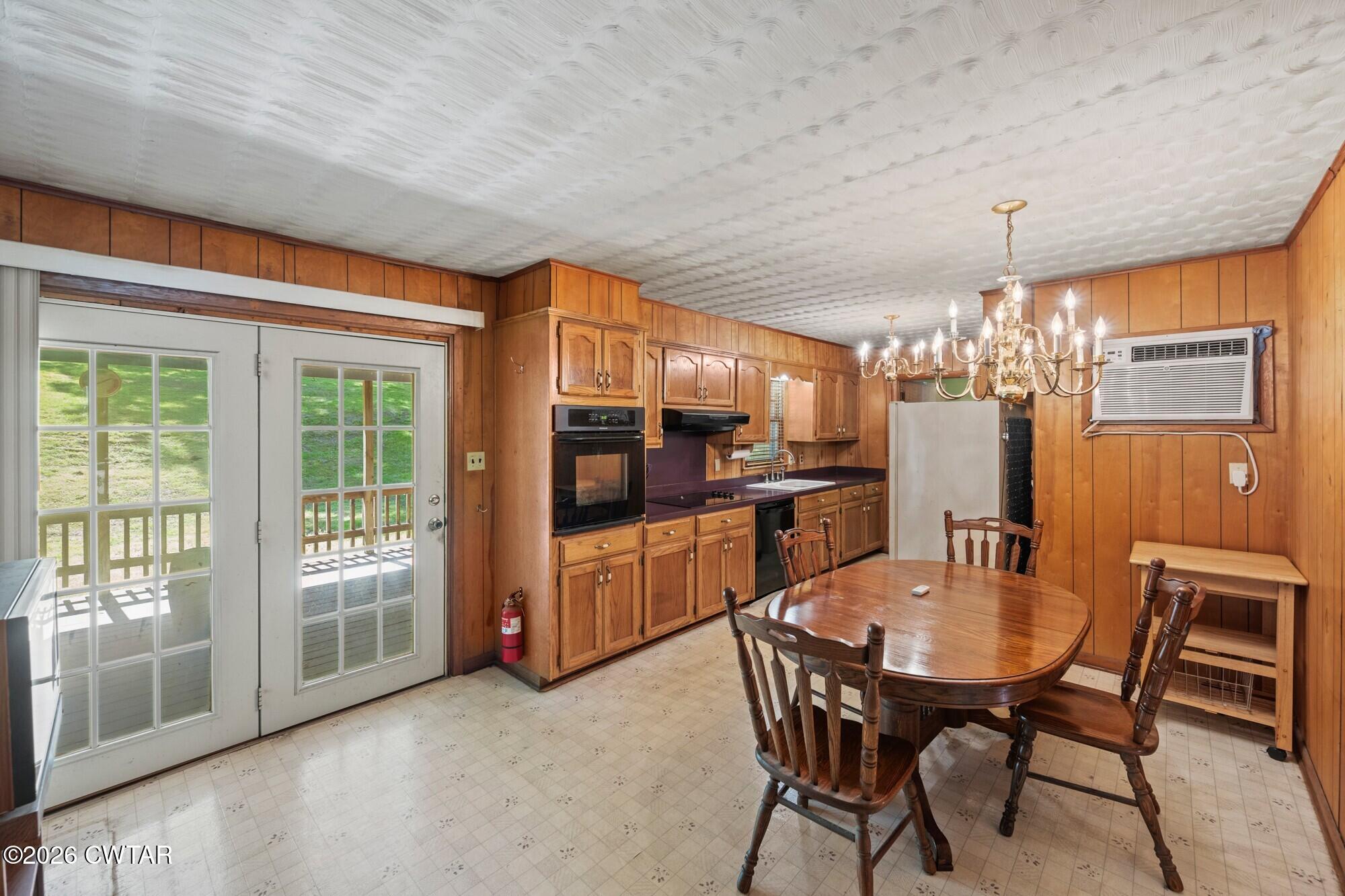 472 Oakville Circle