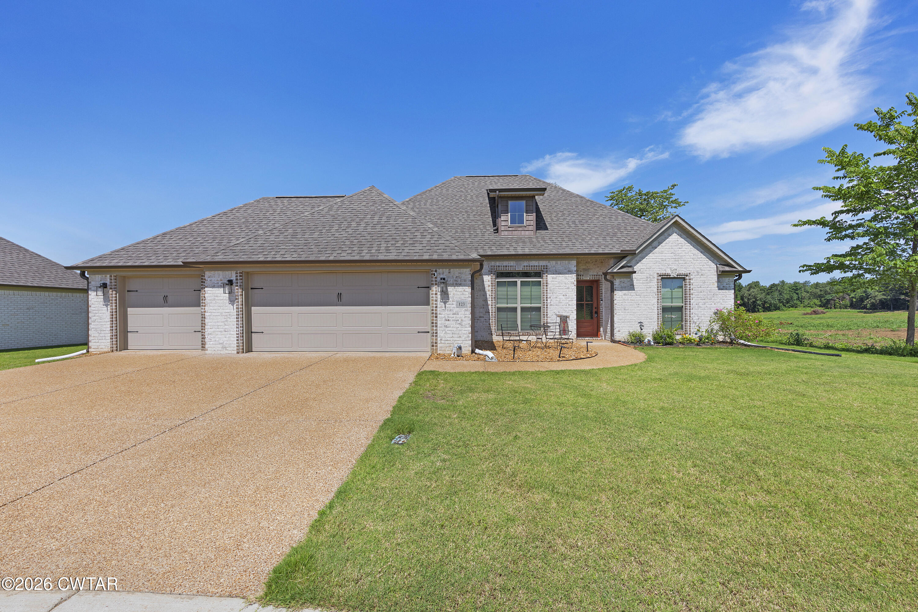 Photo 1 of 20 — 123 Garrison Drive, Jackson, TN 38305