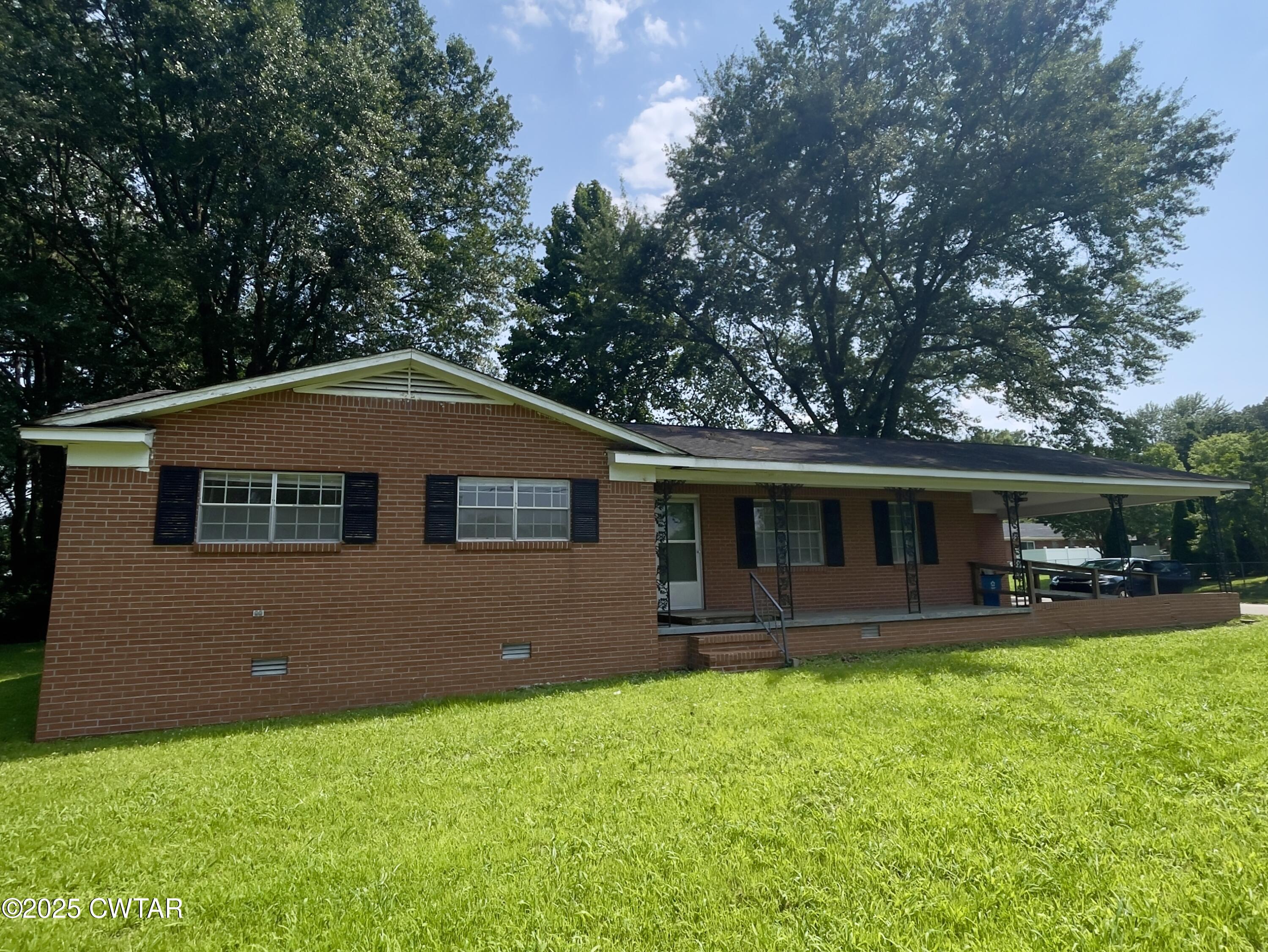 565 W Main Street