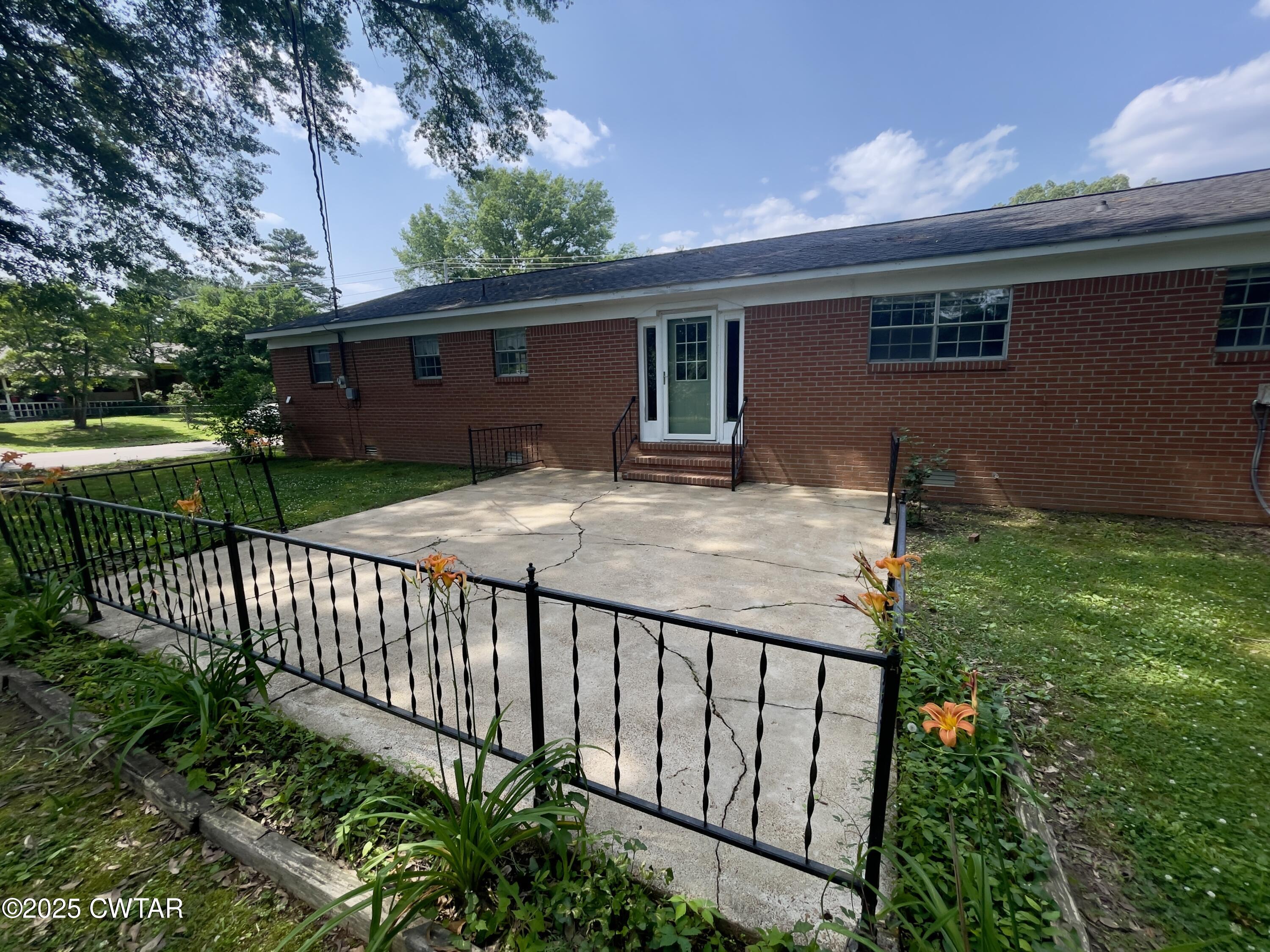565 W Main Street