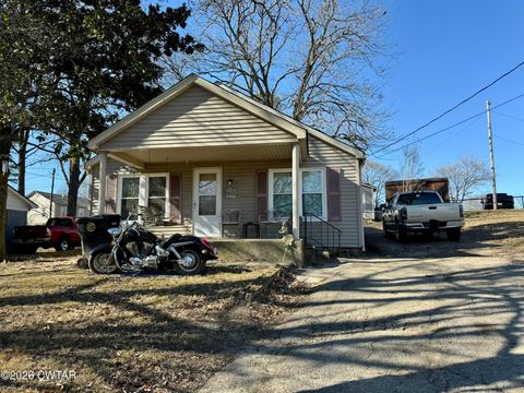 1413 Hillcrest Avenue Dyersburg TN 38024