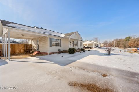 62 Allen Lane Lexington TN 38351