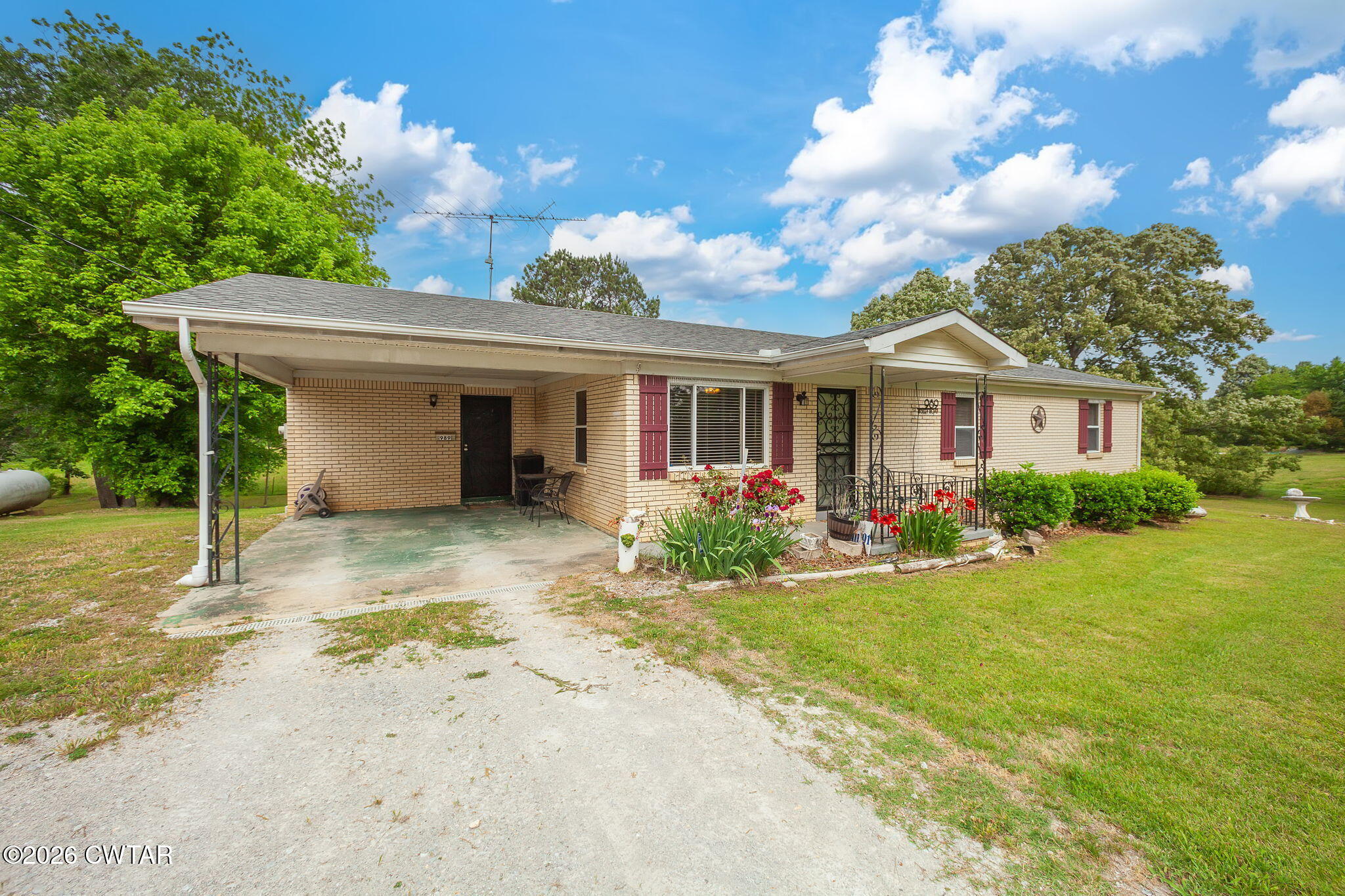 989 Tinsley Road