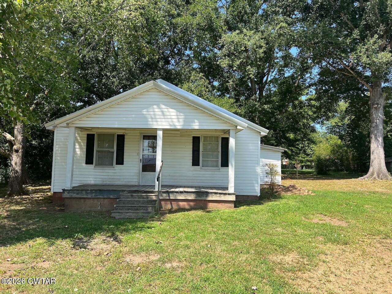 221 Sanford Cove