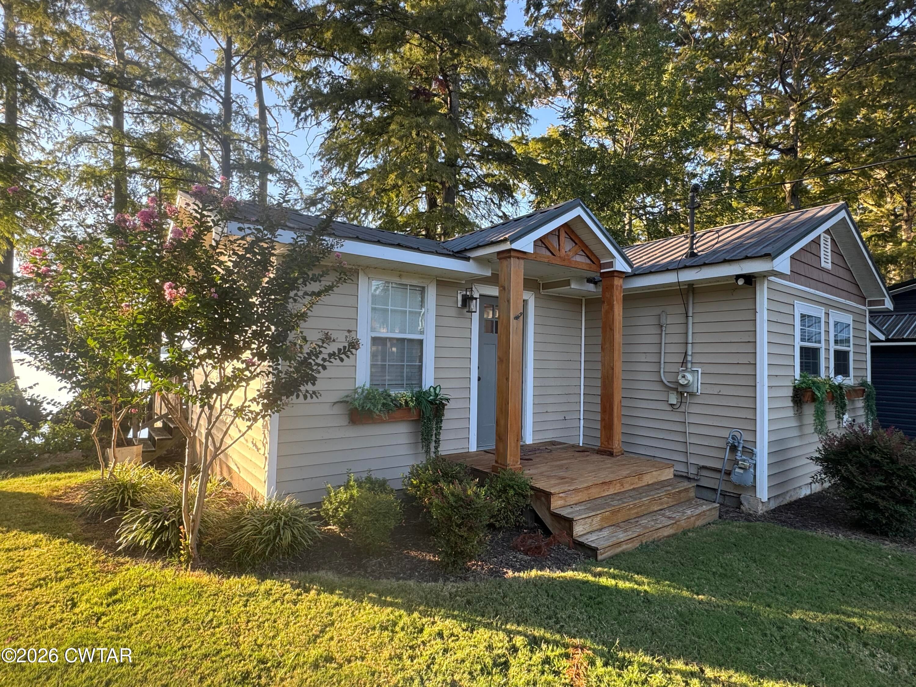 1035 Lake Drive