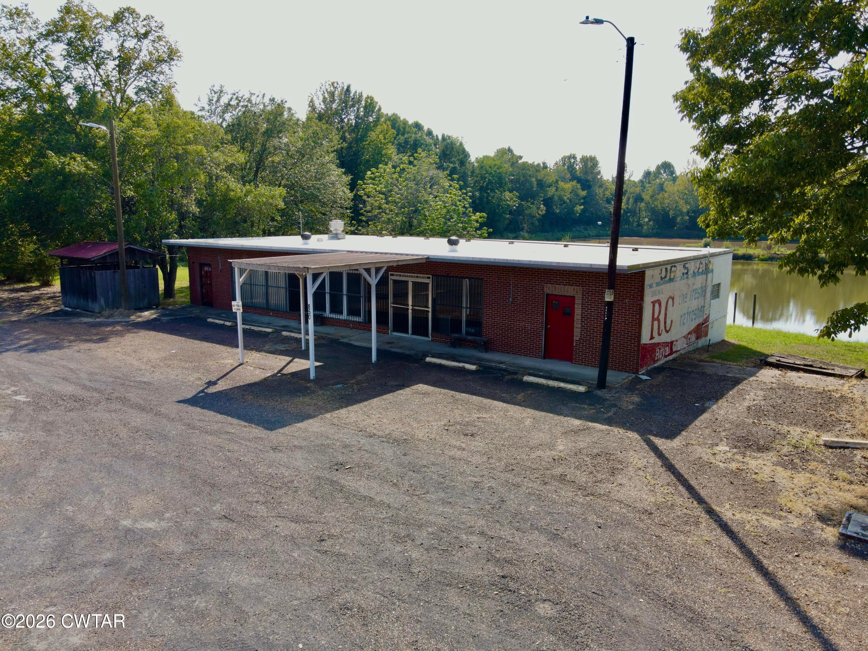 850 Riverside Drive