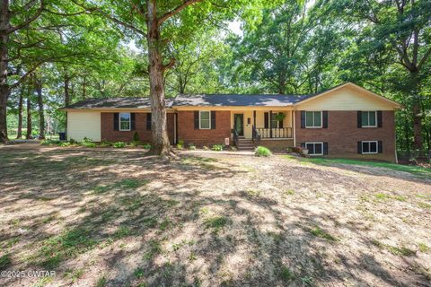 226 Sherry Lynn Drive Finger TN 38334