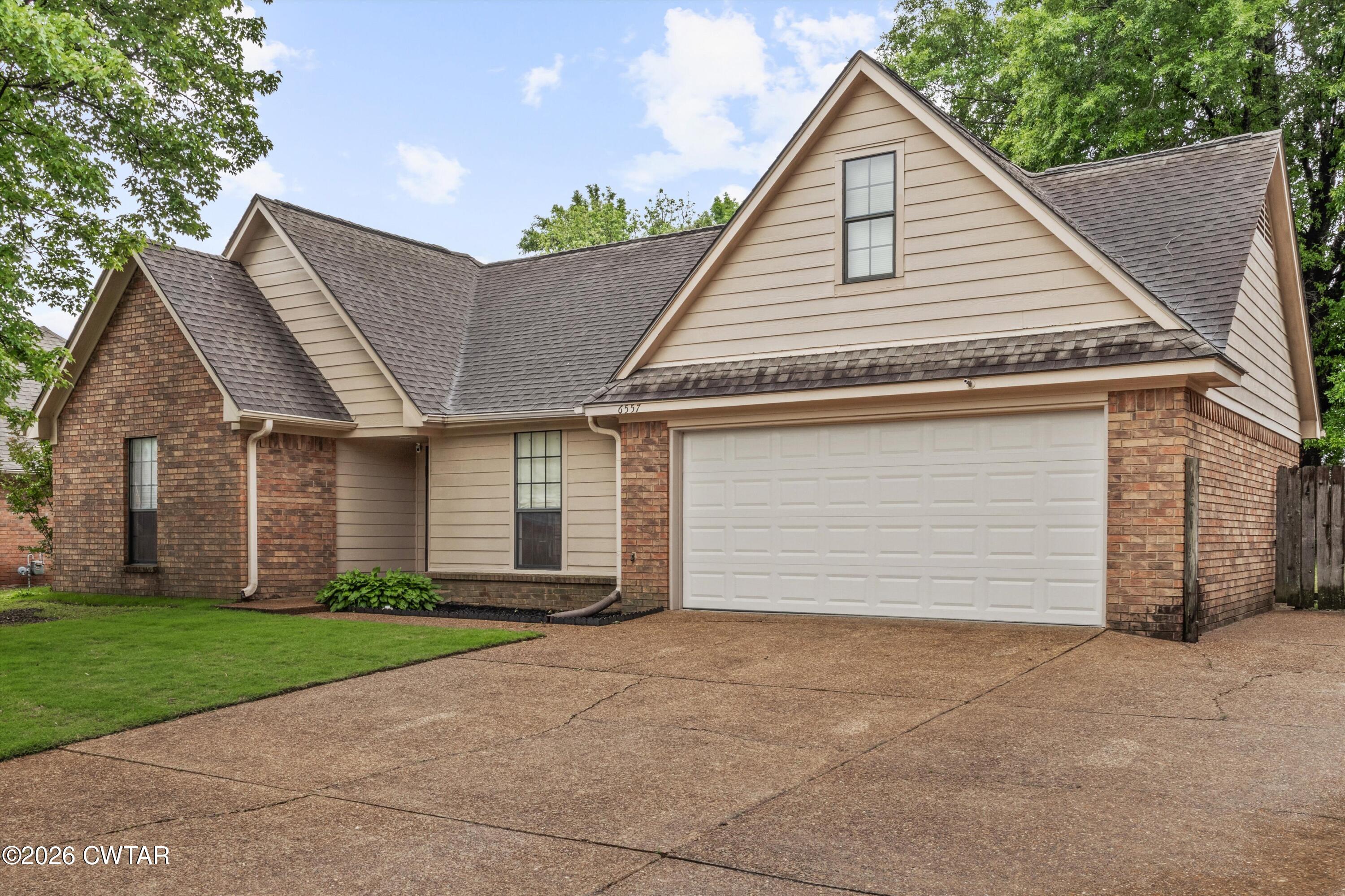 02-6557 W Grove Dr - 003