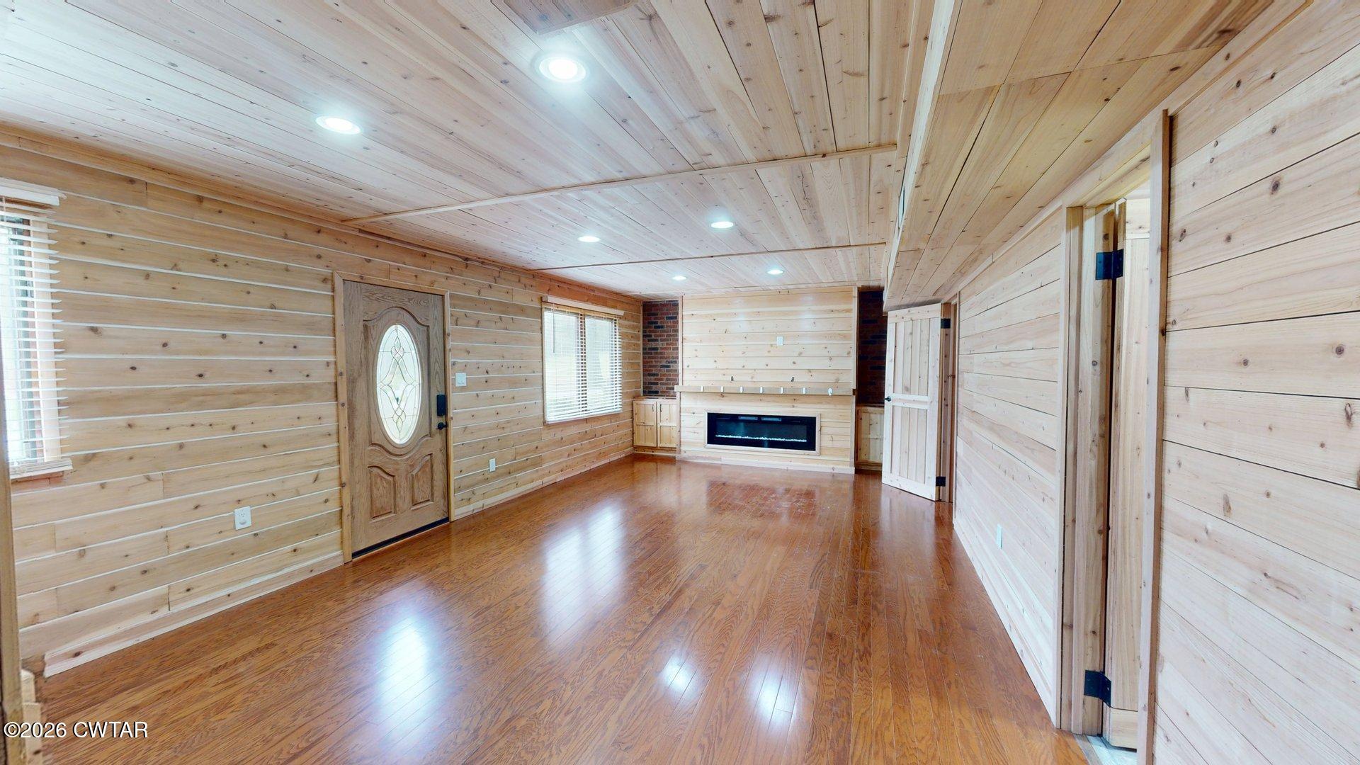 112 Meadowbrook Drive