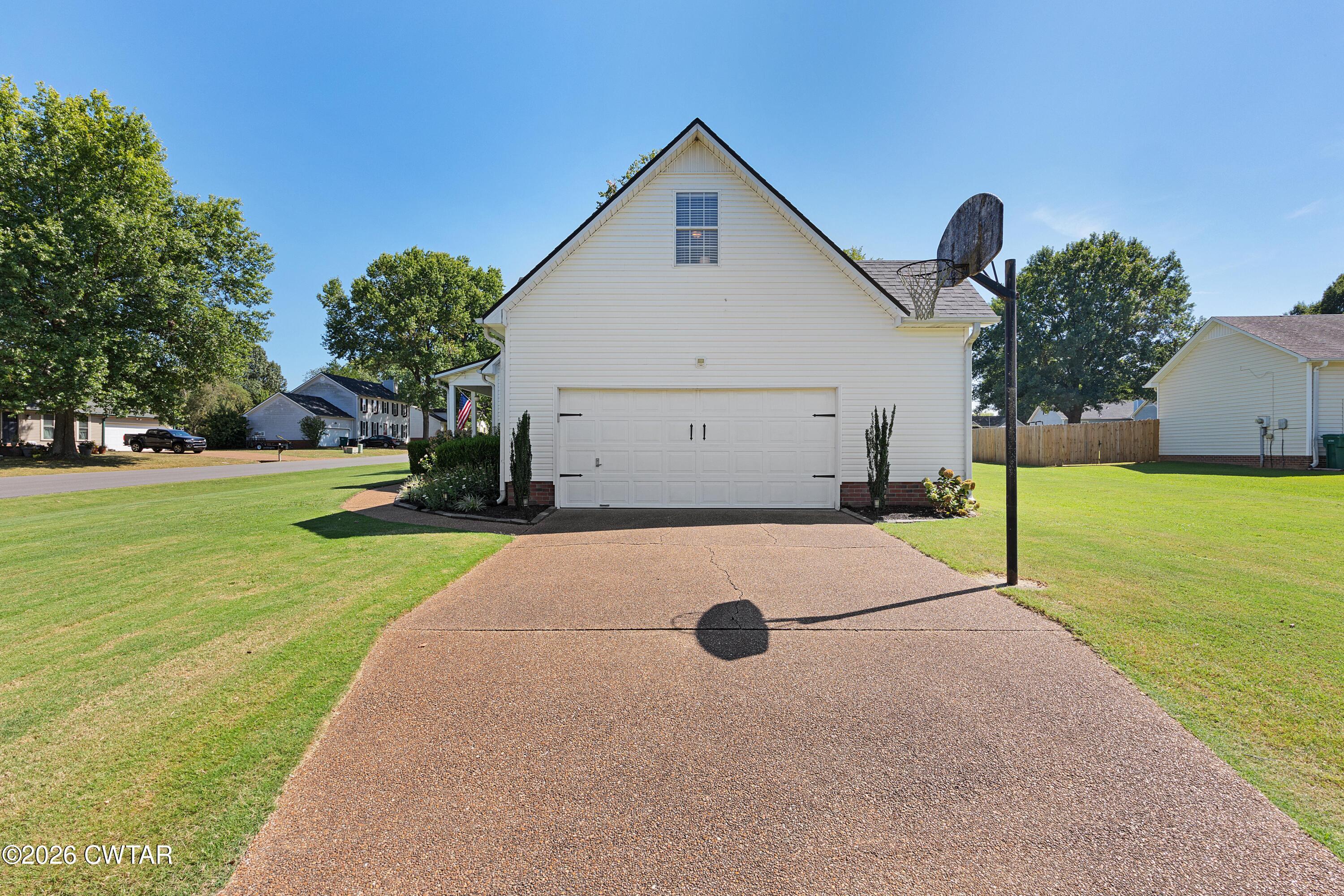 135 Weatheridge Drive