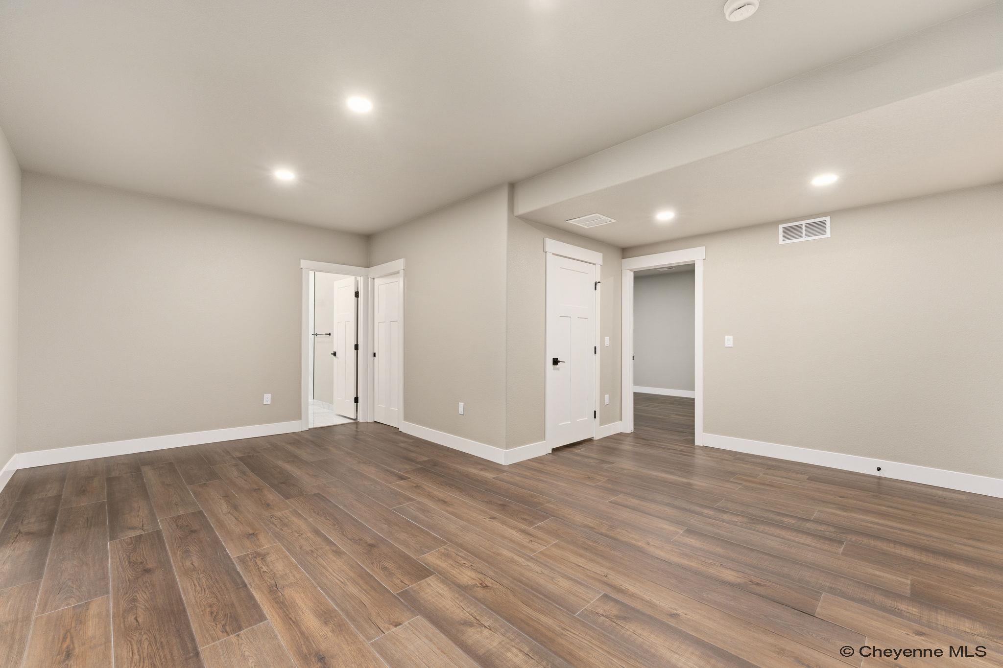 Cheyenne, Wyoming, 82009, United States, 6 Bedrooms Bedrooms, ,3 BathroomsBathrooms,Residential,Active,2009872