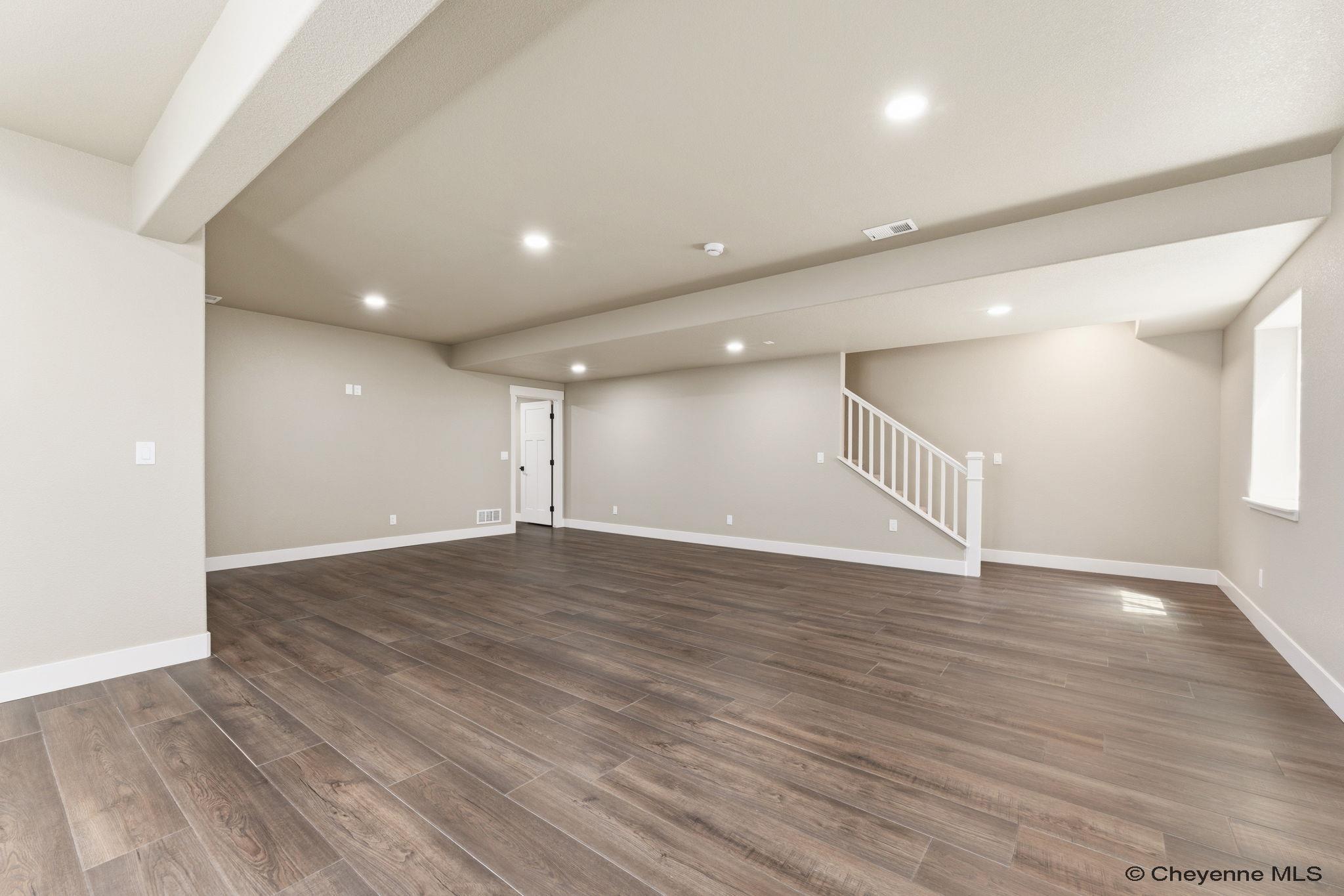 Cheyenne, Wyoming, 82009, United States, 6 Bedrooms Bedrooms, ,3 BathroomsBathrooms,Residential,Active,2009872