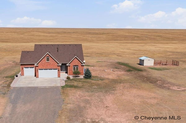1514 SCENIC RIDGE DR, CHEYENNE, WY 82009 - Image 2ad41e3cfc49dbe4fb38c71f2f48b6b3/1374112056