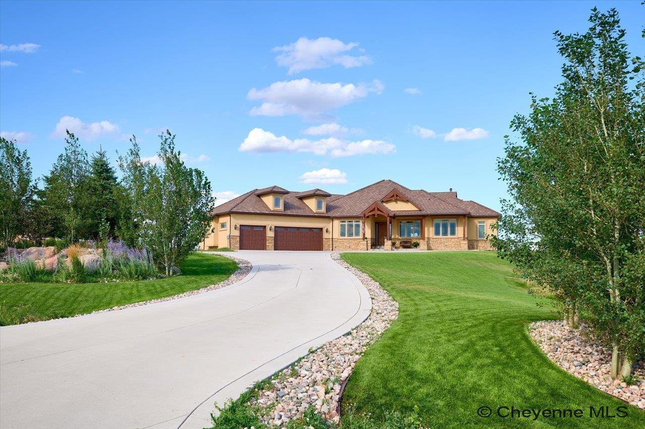 Cheyenne, Wyoming, 82009, United States, 6 Bedrooms Bedrooms, ,5 BathroomsBathrooms,Residential,Pending,2041611