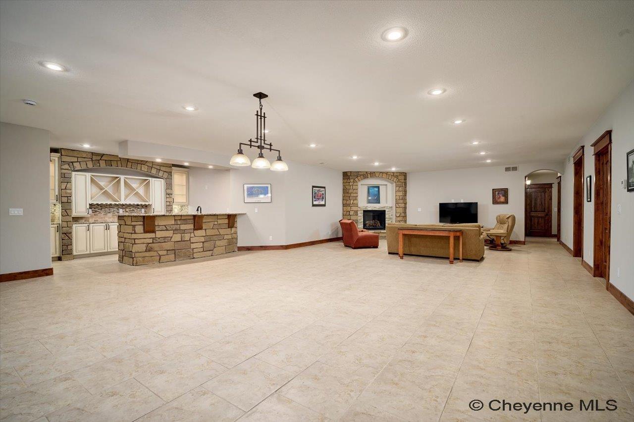 Cheyenne, Wyoming, 82009, United States, 6 Bedrooms Bedrooms, ,5 BathroomsBathrooms,Residential,Pending,2041611