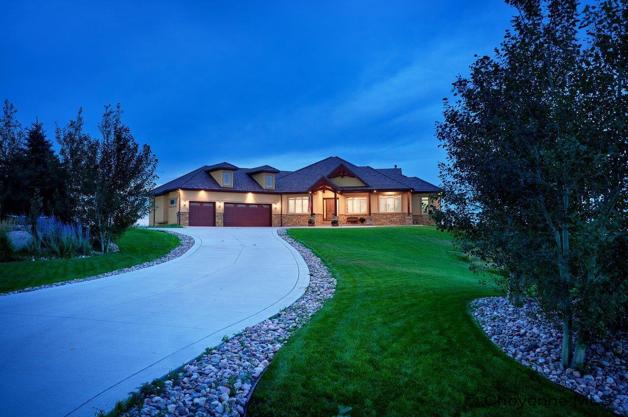 Cheyenne, Wyoming, 82009, United States, 6 Bedrooms Bedrooms, ,5 BathroomsBathrooms,Residential,Pending,2041611