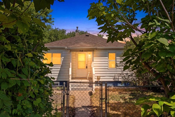 712 W 5TH ST, CHEYENNE, WY 82007 - Image a491ab8fd42b3d0a7b6c7ea8b3bc8084/3983048812