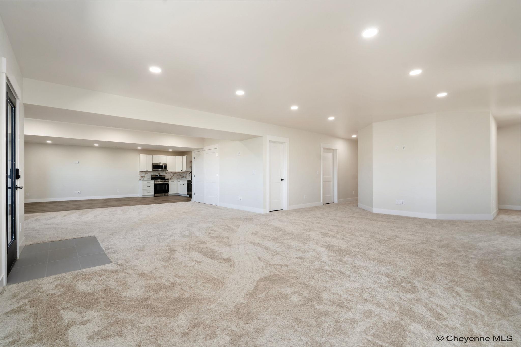 Cheyenne, Wyoming, 82009, United States, 6 Bedrooms Bedrooms, ,5 BathroomsBathrooms,Residential,Active,2031784