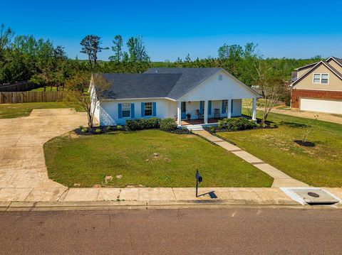 Photo of 112 Taylor Circle, TAYLOR, MS 38673 (MLS # 167140)