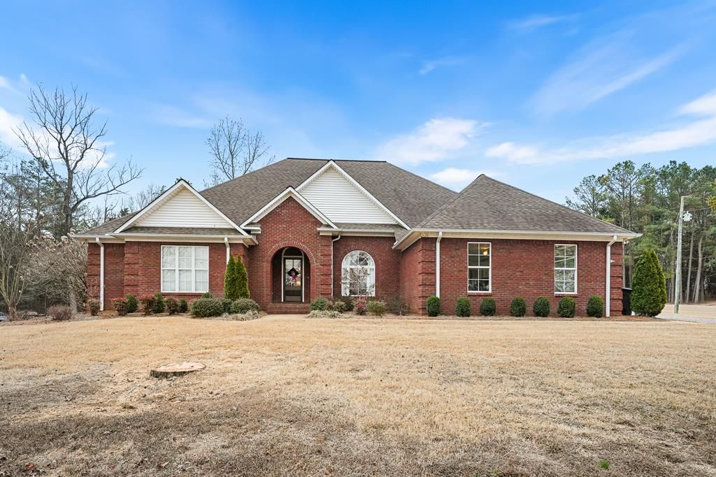 Photo of 156 Quail Valley Rd, TUPELO, MS 38801 (MLS # 164680)