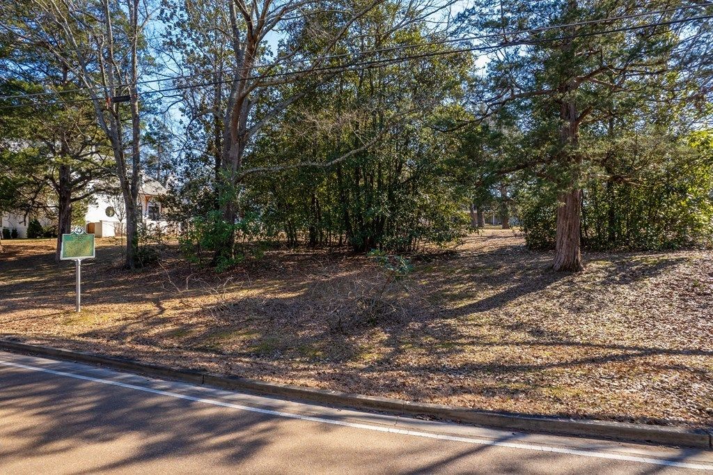 Photo of 912&amp;914 Old Taylor Rd, OXFORD, MS 38655 (MLS # 166864)