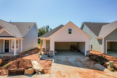 Photo of 902 Georgia Oak Cove, OXFORD, MS 38655 (MLS # 161289)