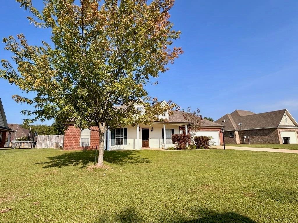 Photo of 704 Savannah, OXFORD, MS 38655 (MLS # 167047)