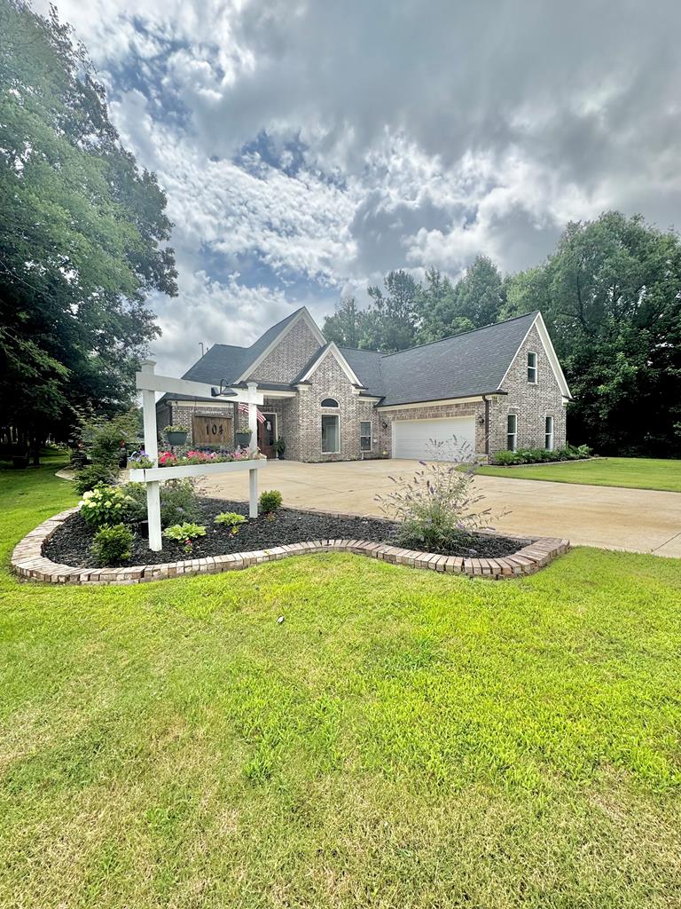 Photo of 104 White Oak Cove, COLDWATER, MS 38618 (MLS # 167757)