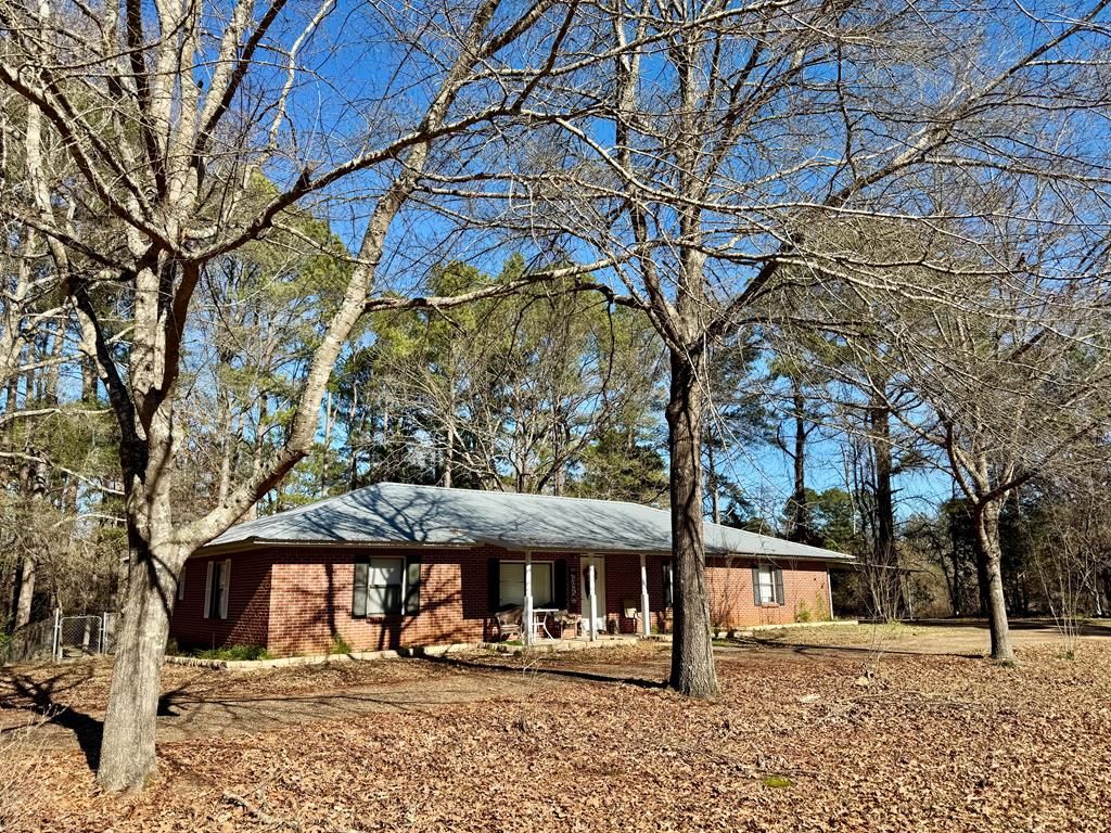 Photo of 18533 Hwy 32, WATER VALLEY, MS 38965 (MLS # 164404)