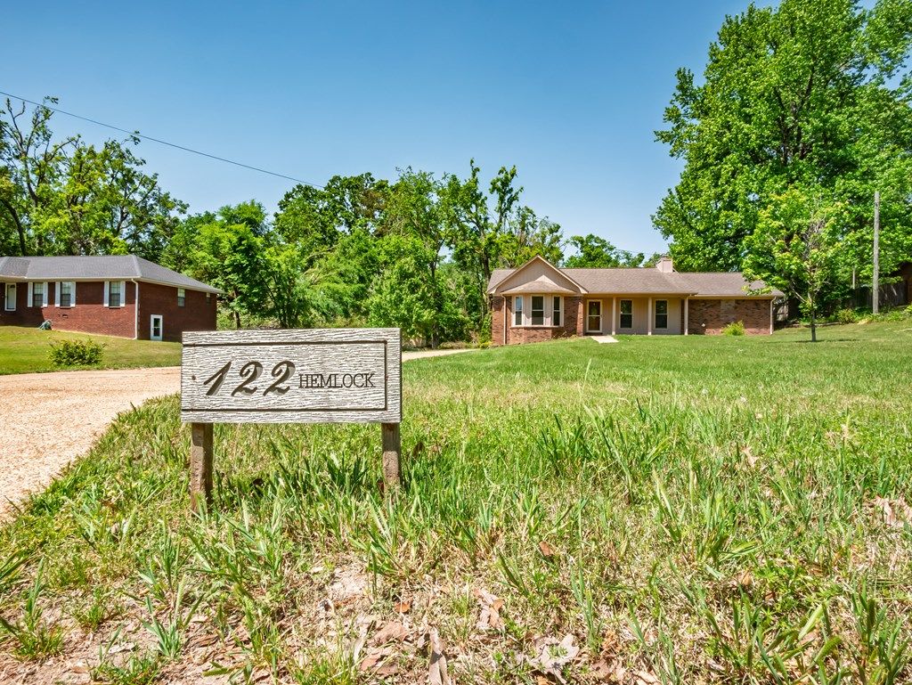 Photo of 122 Hemlock Rd, BATESVILLE, MS 38606 (MLS # 167264)